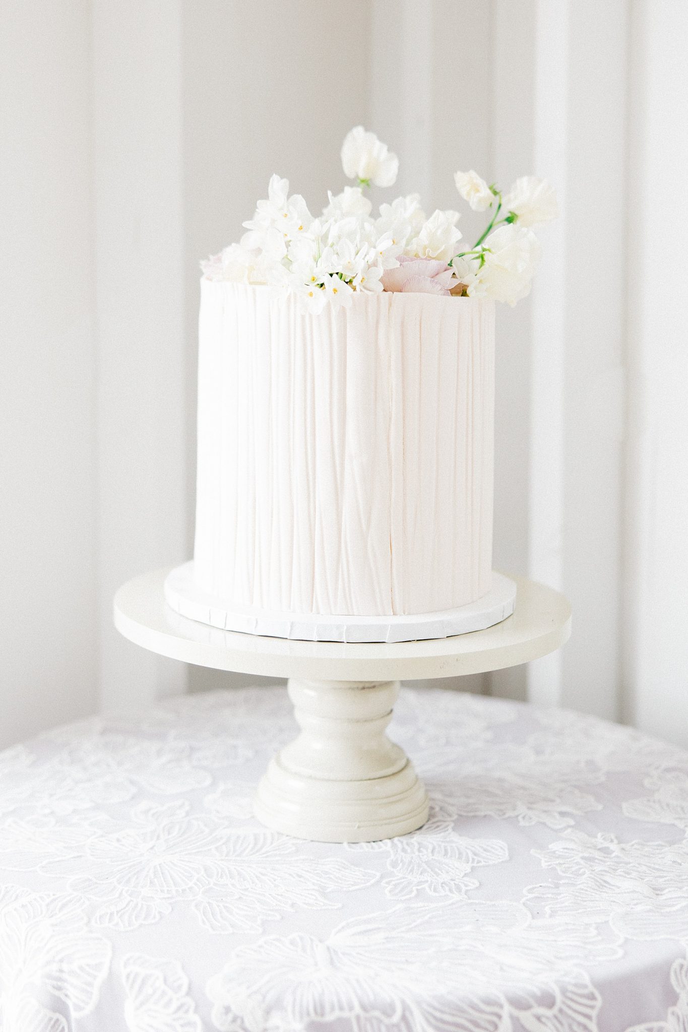 Romantic Floral Editorial at Blushing Fields Farm